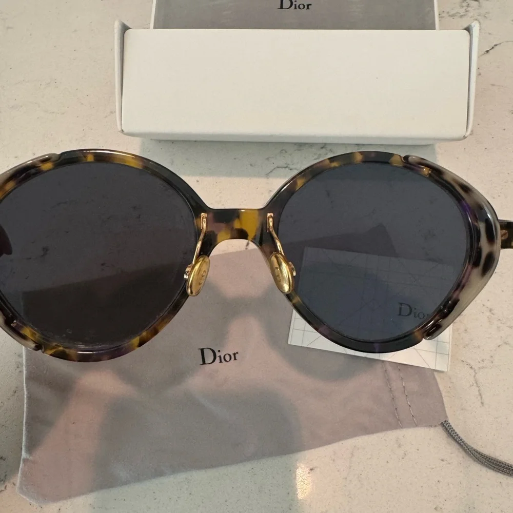 Dior Tortoiseshell Round Sunglasses with Dark Lenses - Picture 4 of 7